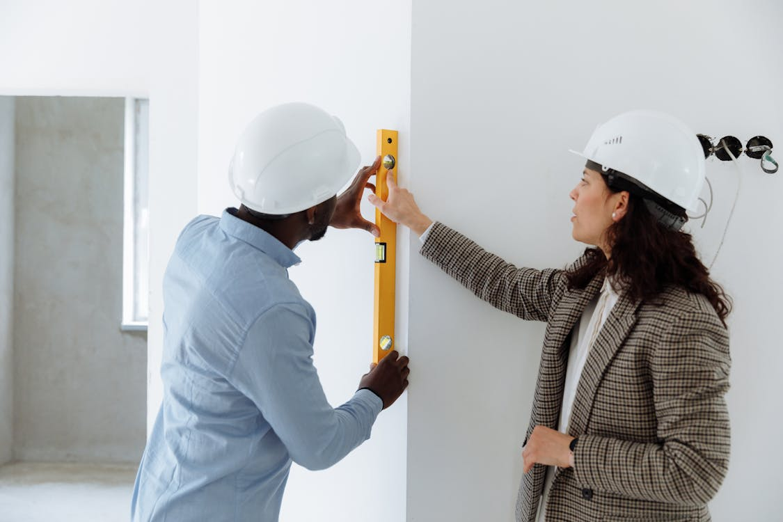 Untangling liability in multi-contractor delays requires a forensic look at preceding trade logic rather than just intermediate milestones.