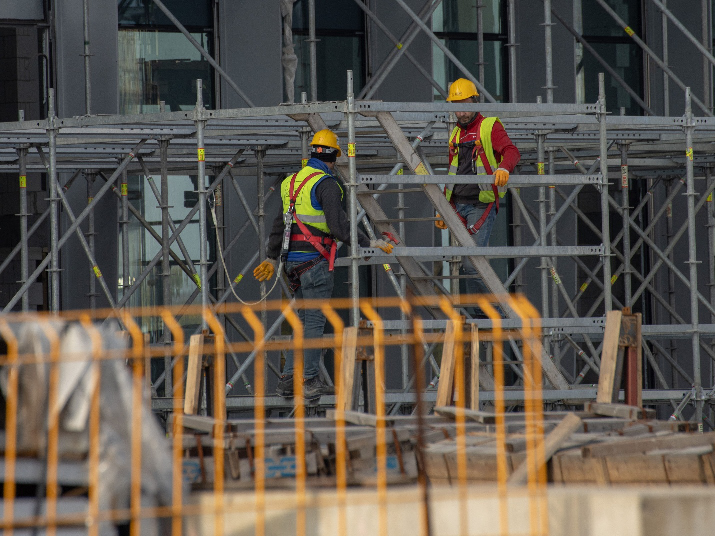 The method used to analyze a delay can shape the conclusion as much as the facts themselves.